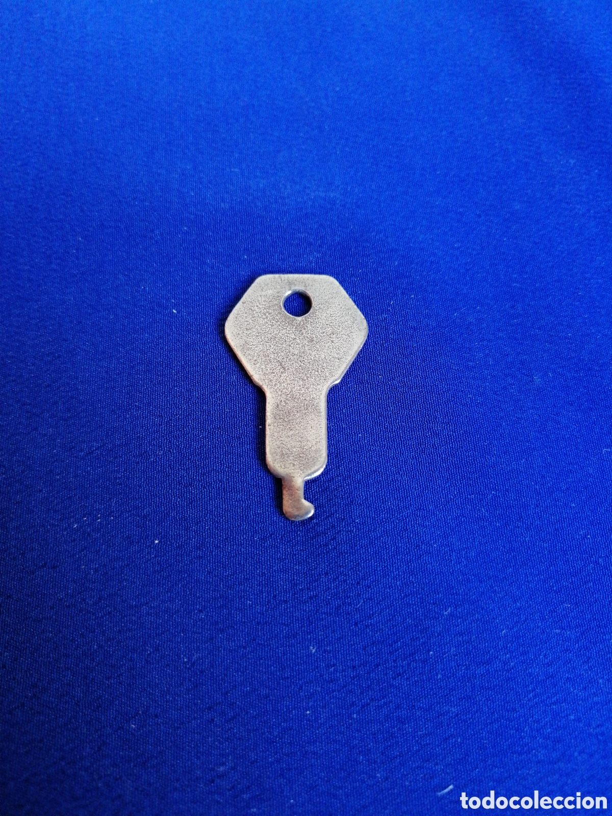 Coleccionismo: LLAVE ANTIGUA &iquest;&iquest;&iquest;CANDADO??? - Foto 1