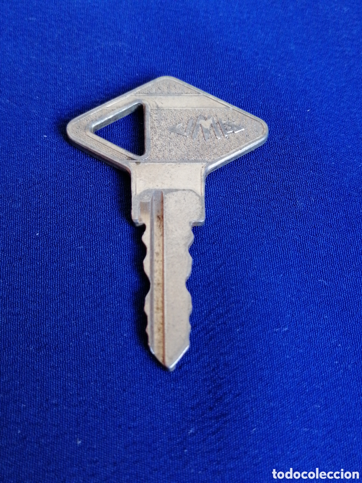 Coleccionismo: LLAVE PARA COCHE ANTIGUA