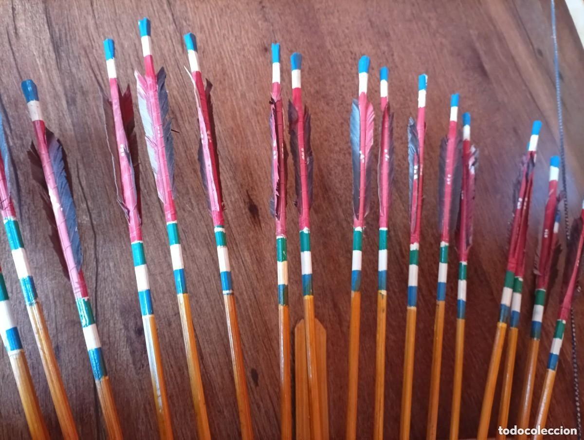Coleccionismo: arco indio con 20 flechas en soporte de madera - Foto 8