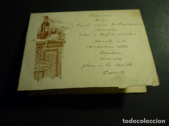 Collecting paper: MENU MINUTA PLEGABLE