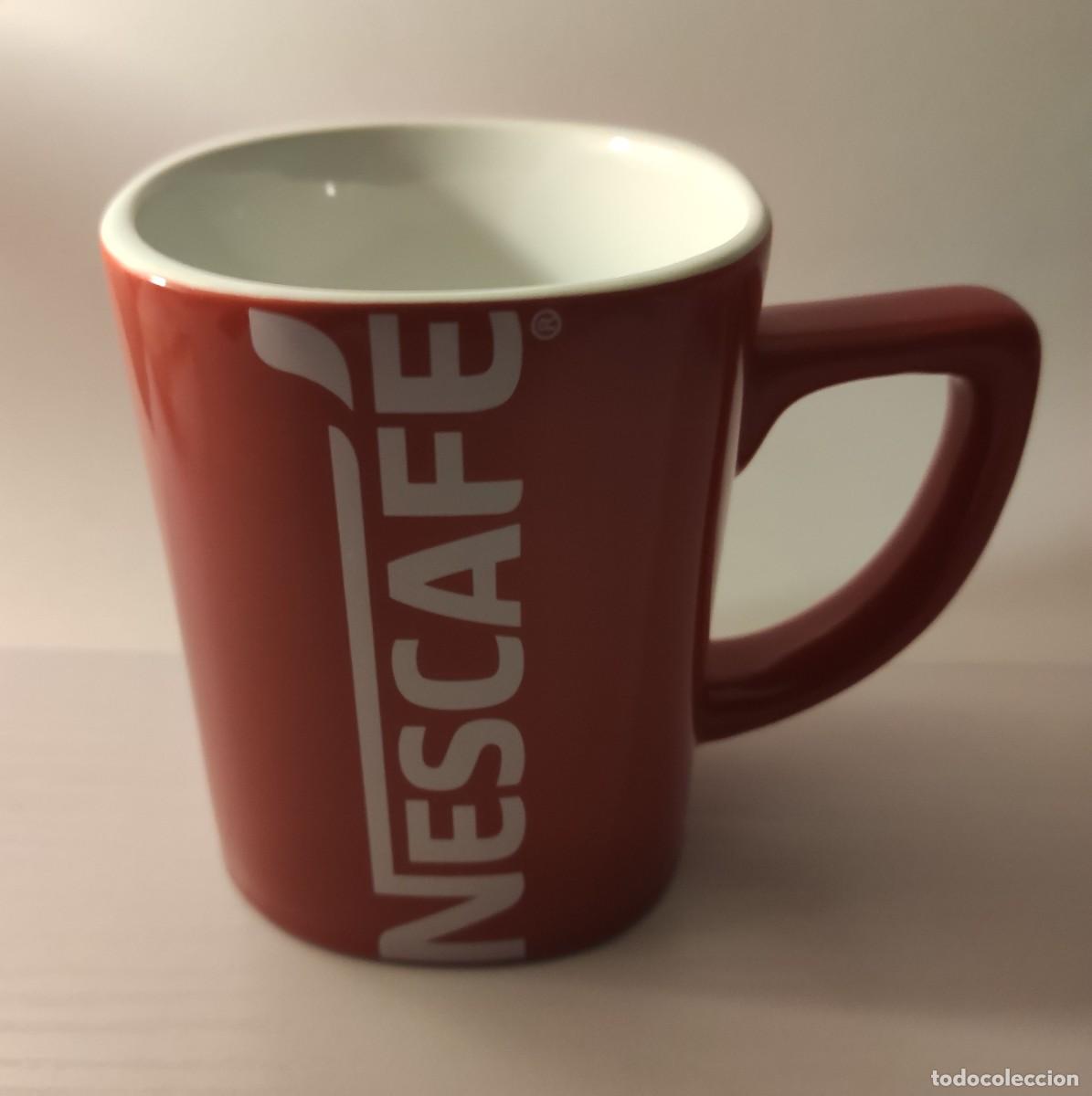 Coleccionismo: Taza de caf&eacute; de color rojo de la marca Nescaf&eacute;