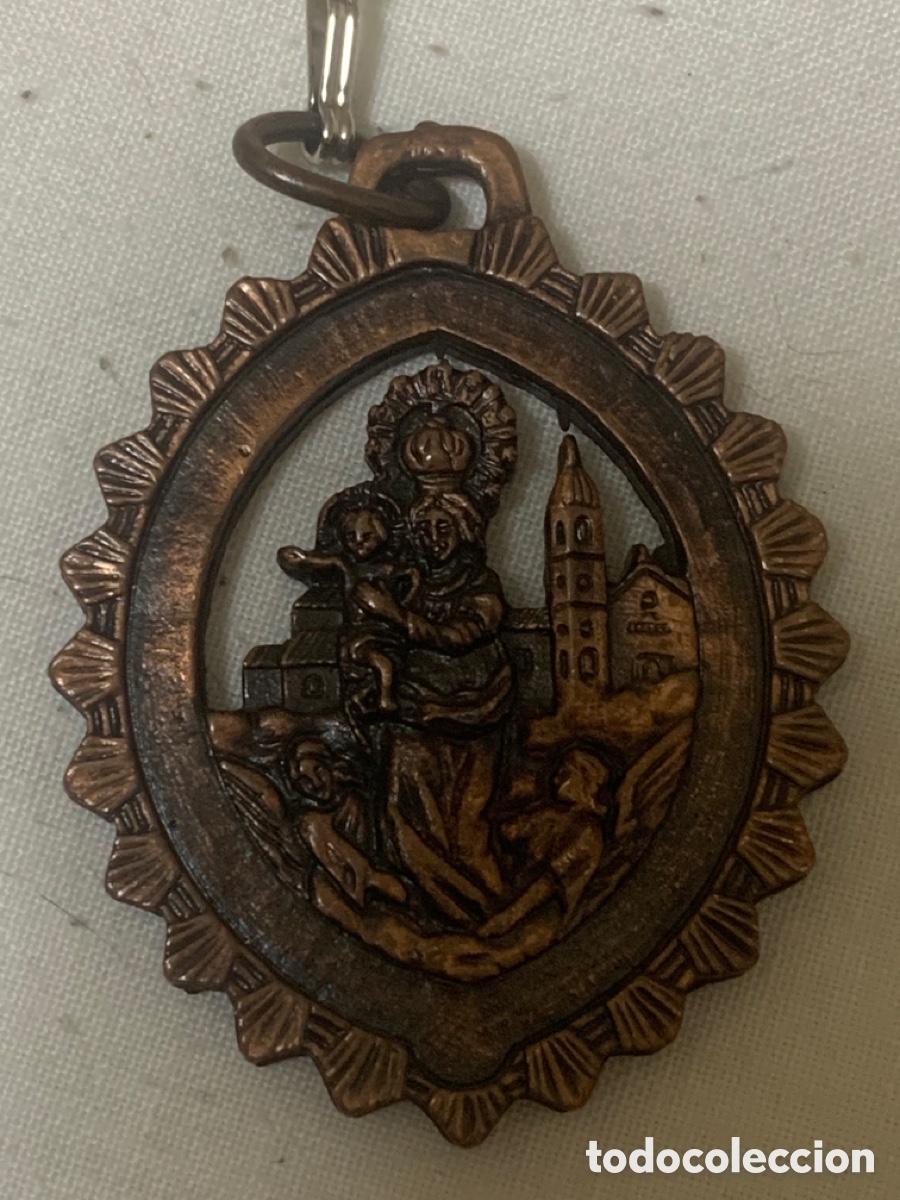 Collectionnisme: Medalla mariana Virgen con Ni&ntilde;o &ndash; monograma coronado &ndash; metal cobrizo &ndash; 5 cm