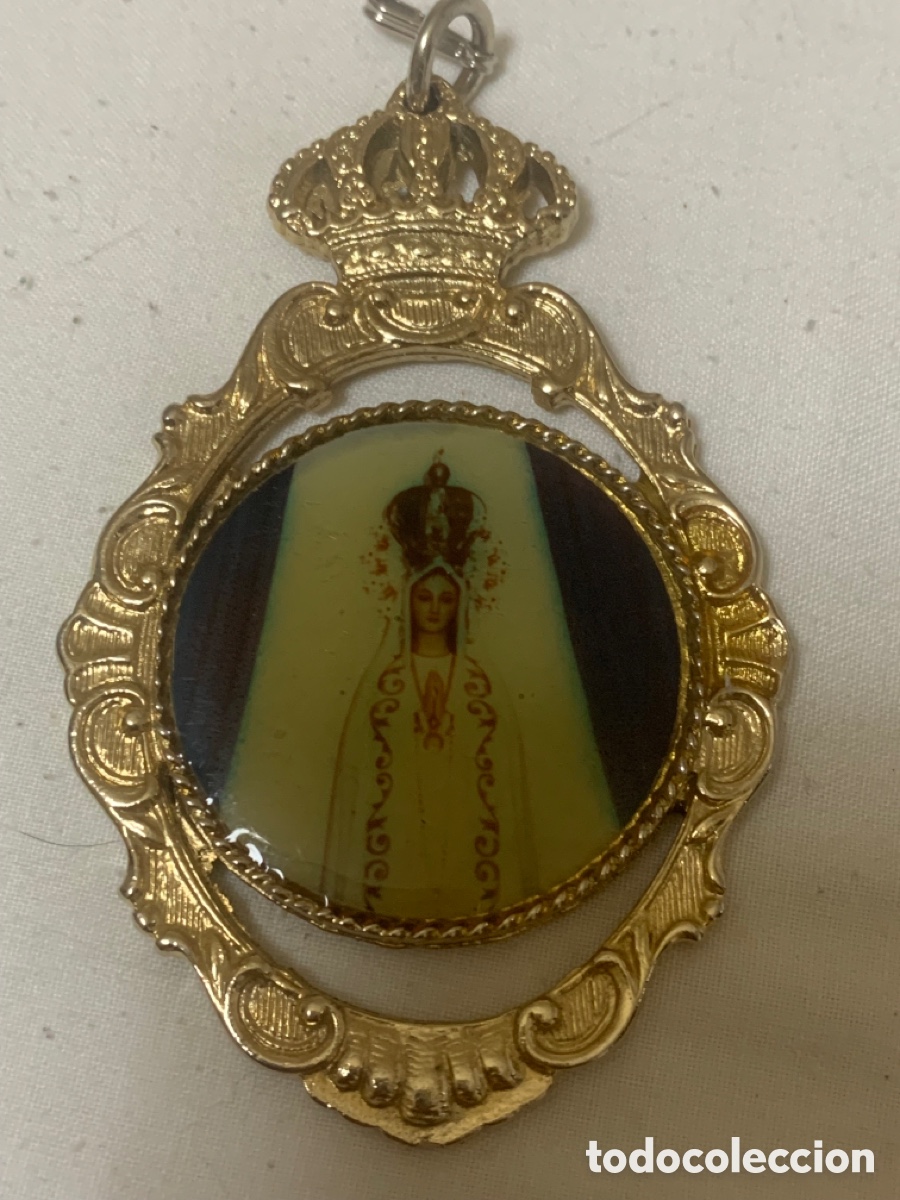 Collectionnisme: Gran medalla religiosa Virgen coronada &ndash; marco dorado &ndash; 9 &times; 6 cm&rdquo;.
