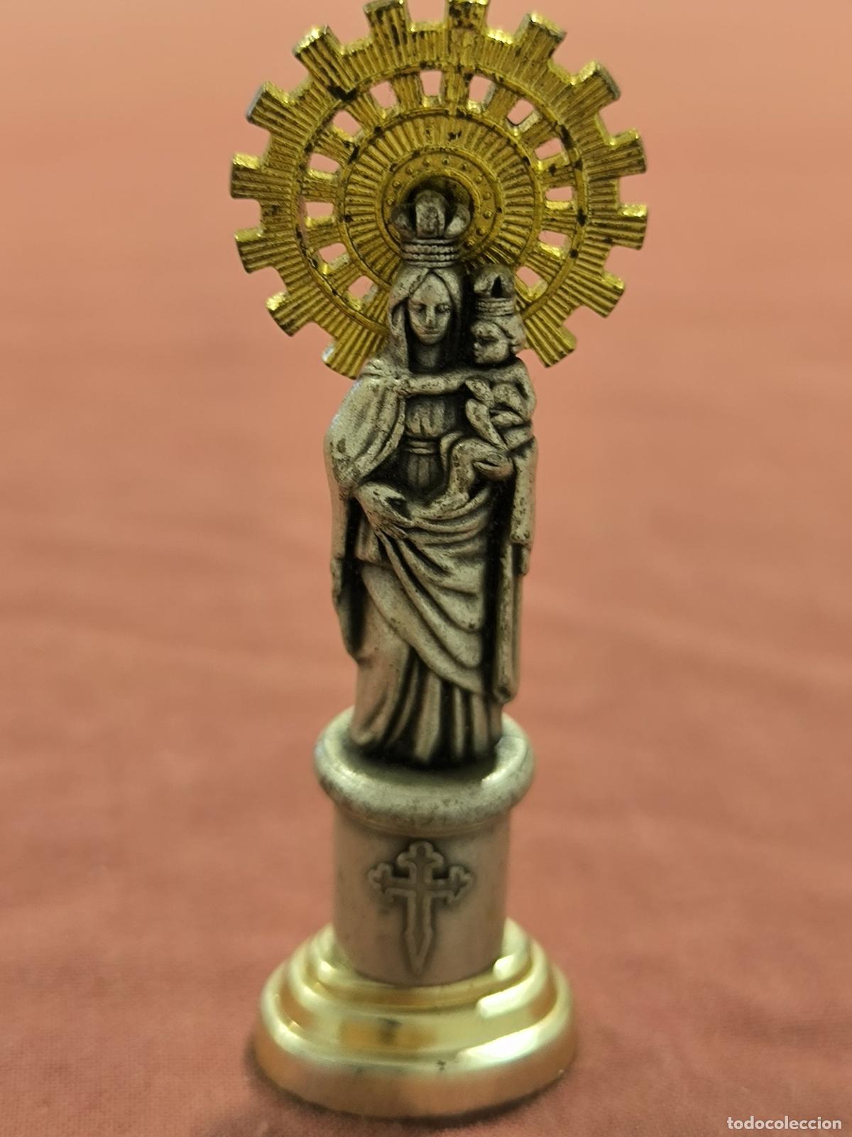 Sammeln: Figura Virgen del Pilar Met&aacute;lica 7 cm &ndash; Imagen Religiosa con Peana