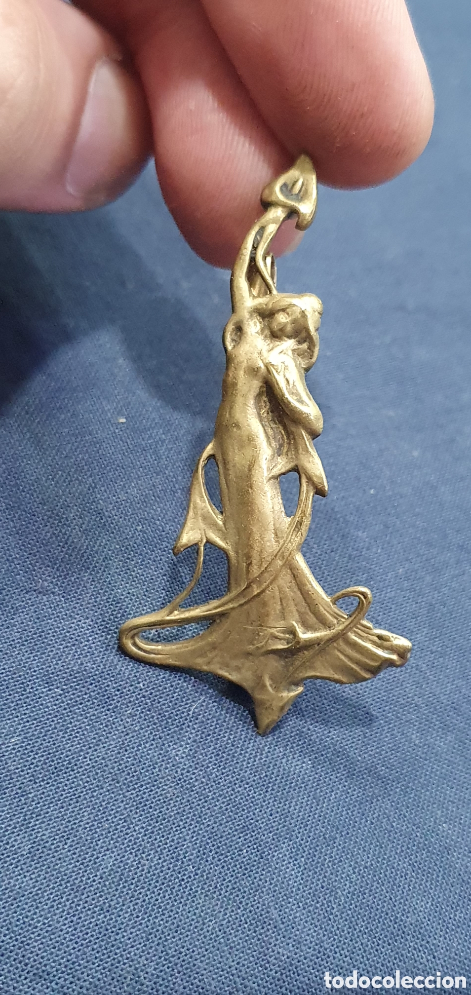 Collecting: Preciosa horquilla modernista de bronce. (L57)