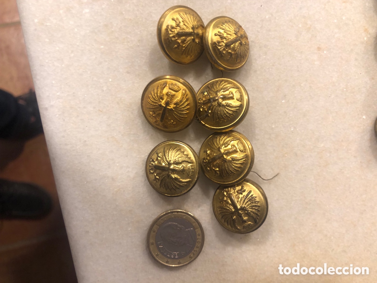 Coleccionismo: Lote de botones militares - Foto 1