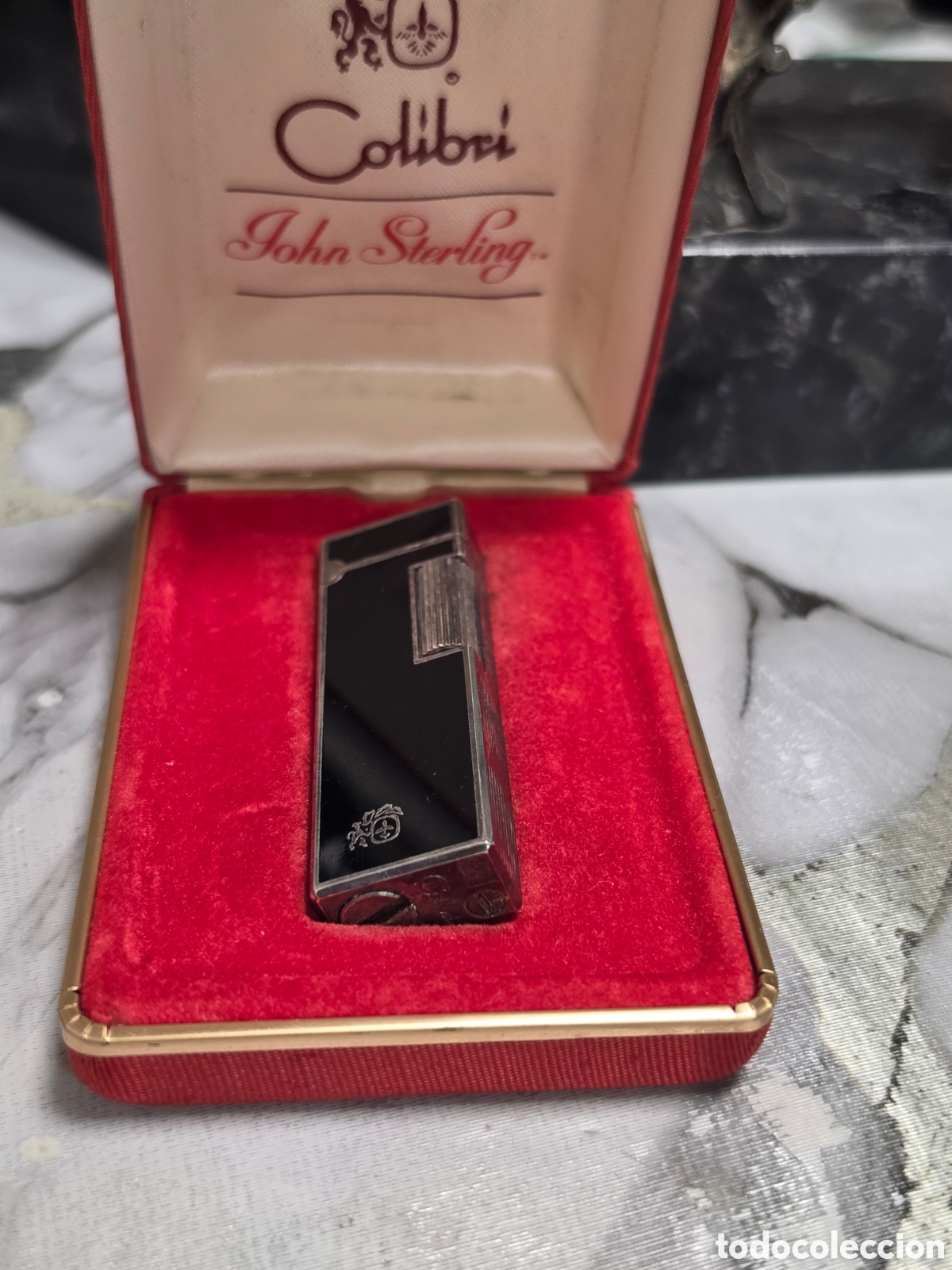 Colecionismo: Encendedor Colibri Laca china y plata