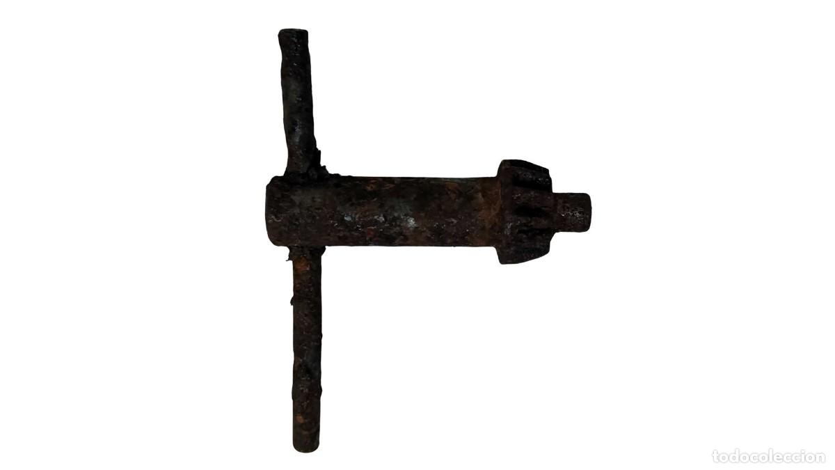 Coleccionismo: PIEZA DE HIERRO ANTIGUA &ndash; LLAVE DE MANDRIL PARA TALADRO TRADICIONAL