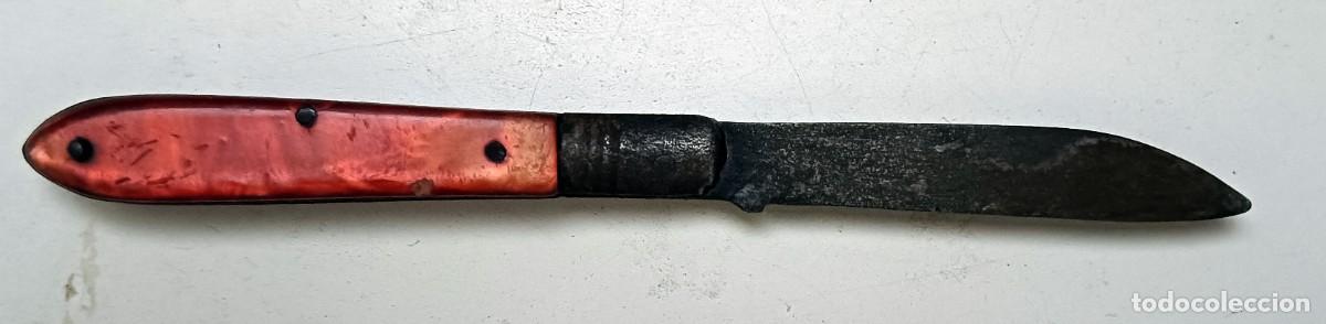 Coleccionismo: NAVAJA DE BOLSILLO VINTAGE - MANGO NACARADO ROJO JASPEADO - MEDIADOS SIGLO XX