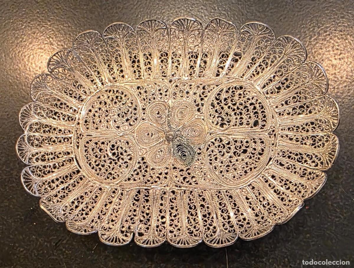 Collecting: Antigua bandejita de filigrana de metal plateado &ndash; trabajo artesanal calado &ndash; 12 &times; 9 cm