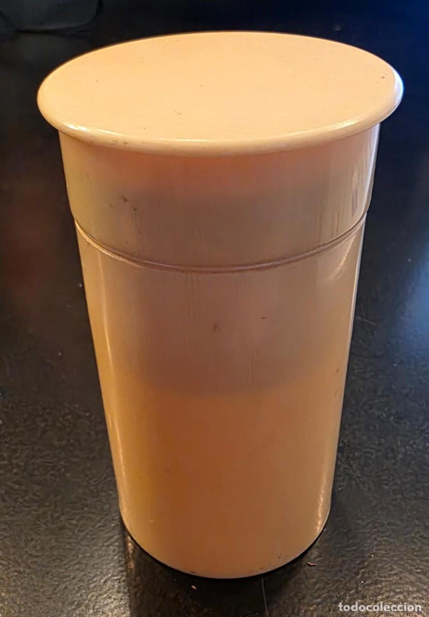 Collecting: Antiguo palillero dispensador de sobremesa en s&iacute;mil marfil &ndash; 9 &times; 5 cm