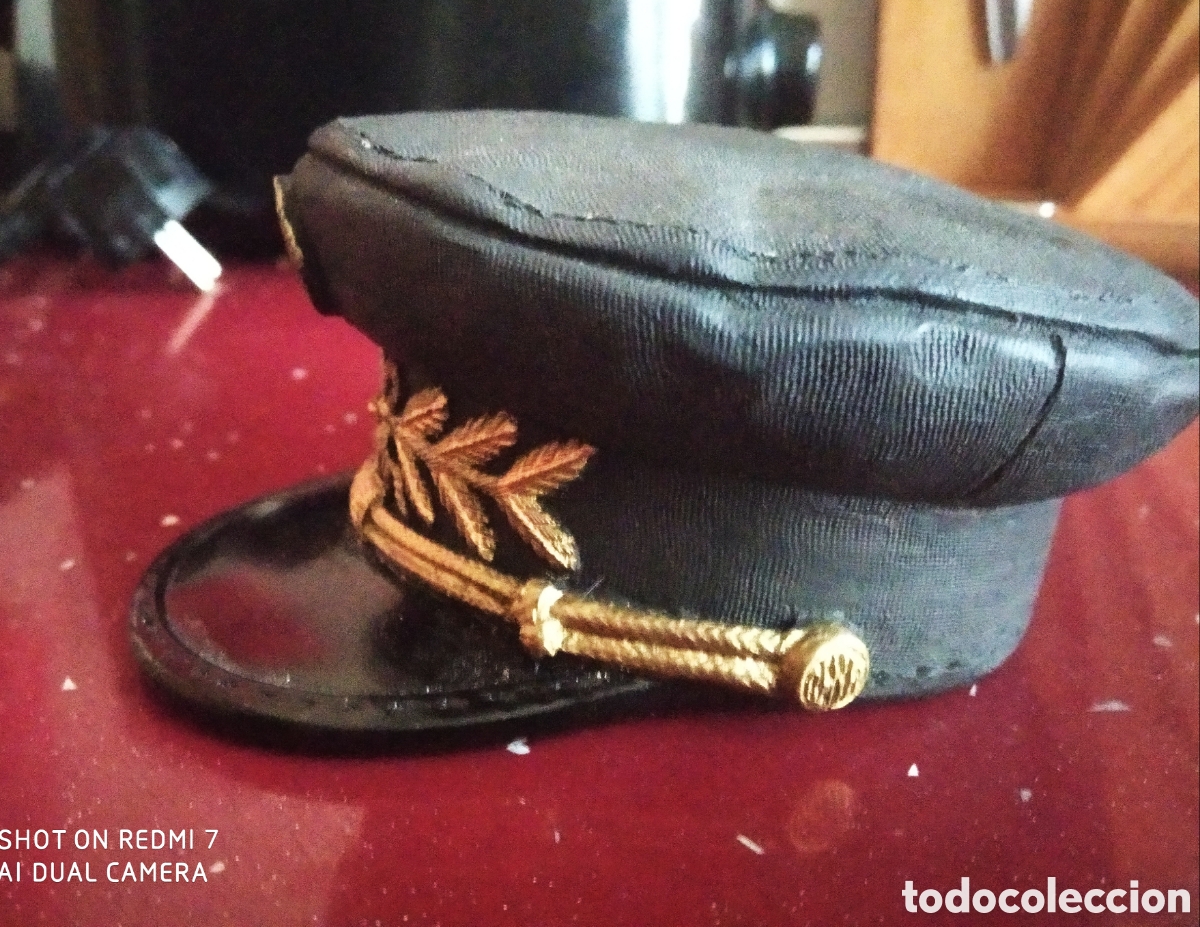 Coleccionismo: Gorra de inspector principal de Renfe. Pisapapeles. - Foto 2