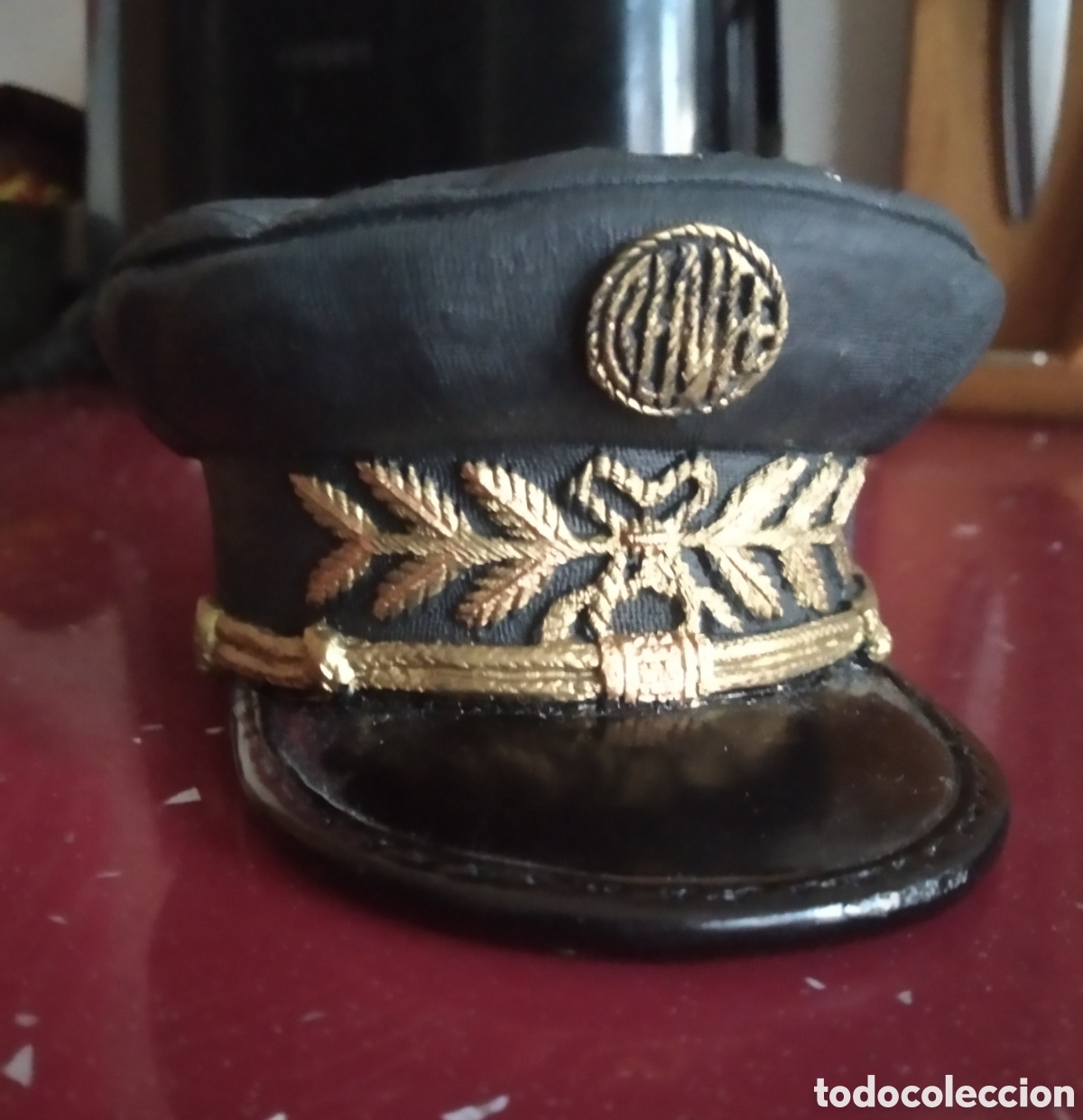 Coleccionismo: Gorra de inspector principal de Renfe. Pisapapeles.