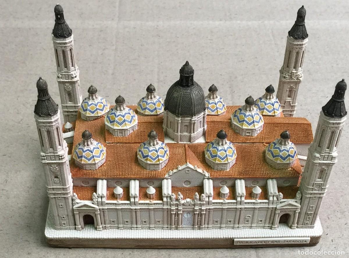 Coleccionismo: R&eacute;plica de la Bas&iacute;lica del Pilar de Zaragoza pintada a mano