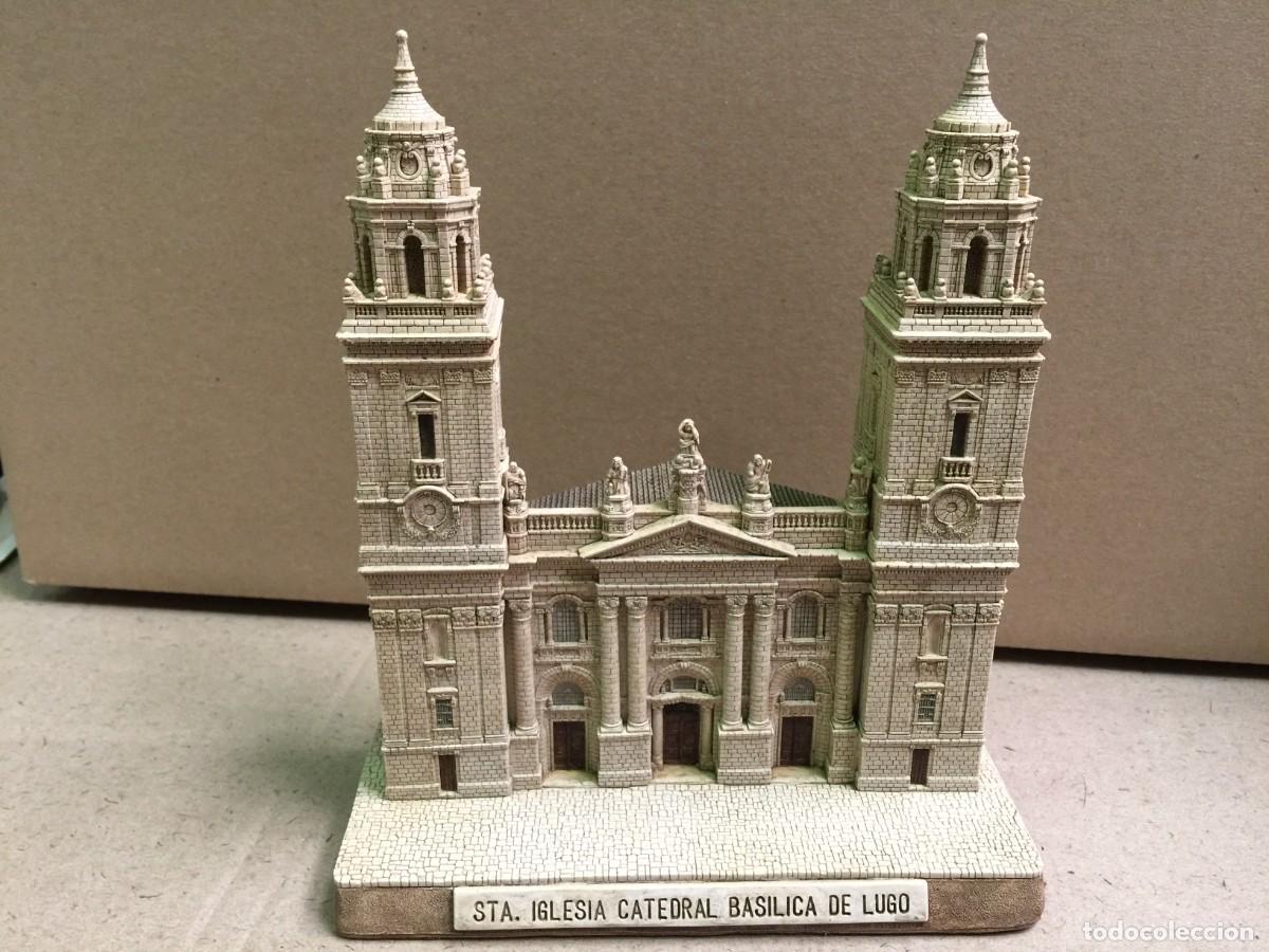 Coleccionismo: R&eacute;plica pintada a mano de la Catedral de Lugo - Foto 1