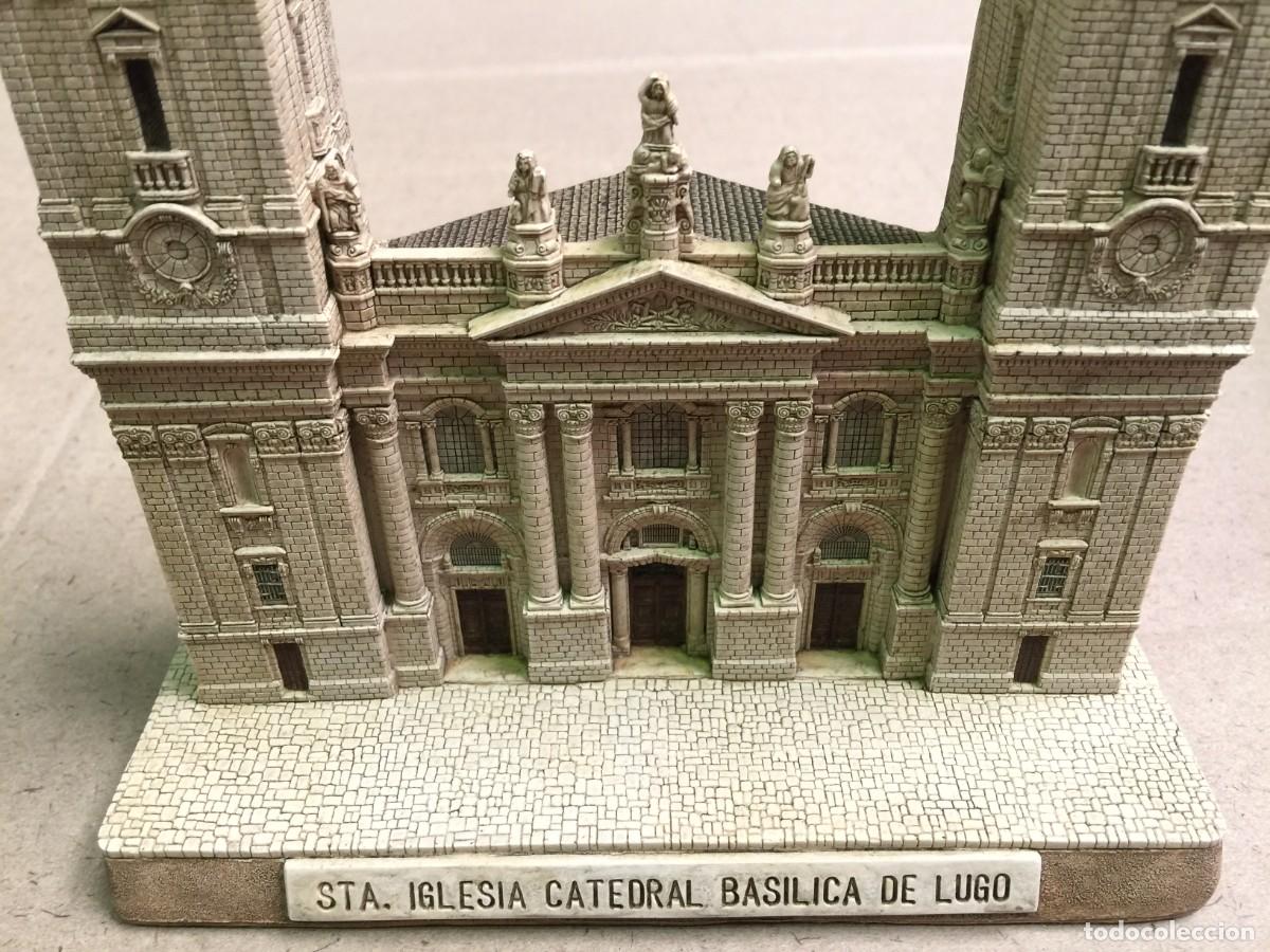 Coleccionismo: R&eacute;plica pintada a mano de la Catedral de Lugo - Foto 3