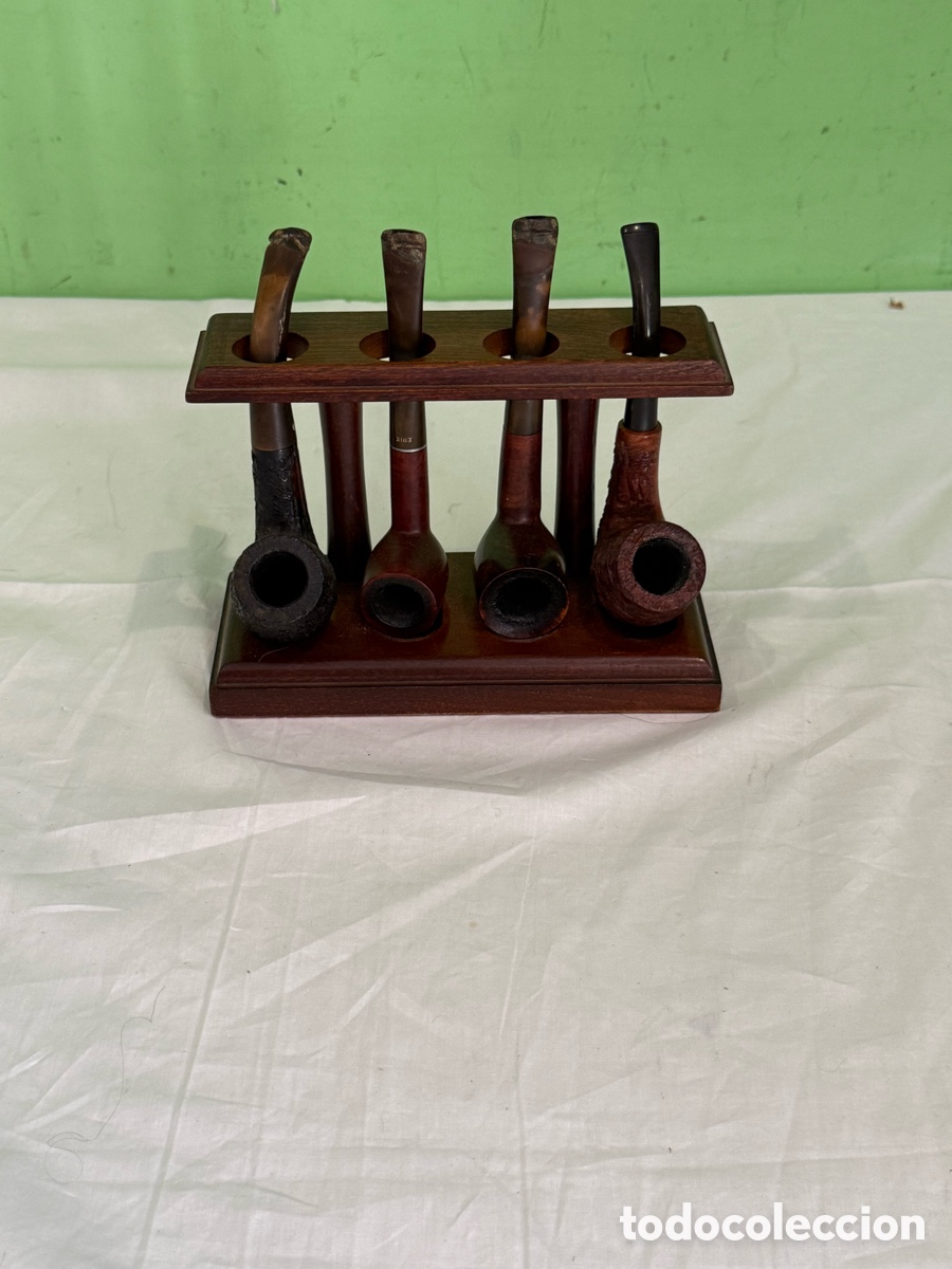 Coleccionismo: Lote 4 pipas de fumar BRUKEN y otras &ndash; con soporte expositor de madera