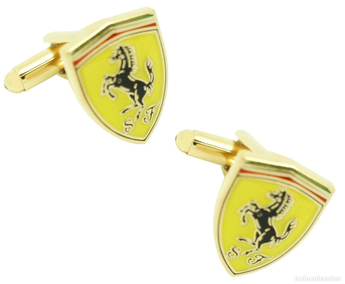 Coleccionismo: Gemelos para camisa insignia Ferrari