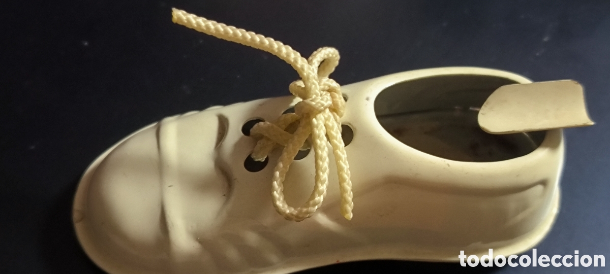 Coleccionismo: Cenicero de chapa zapato - Foto 2