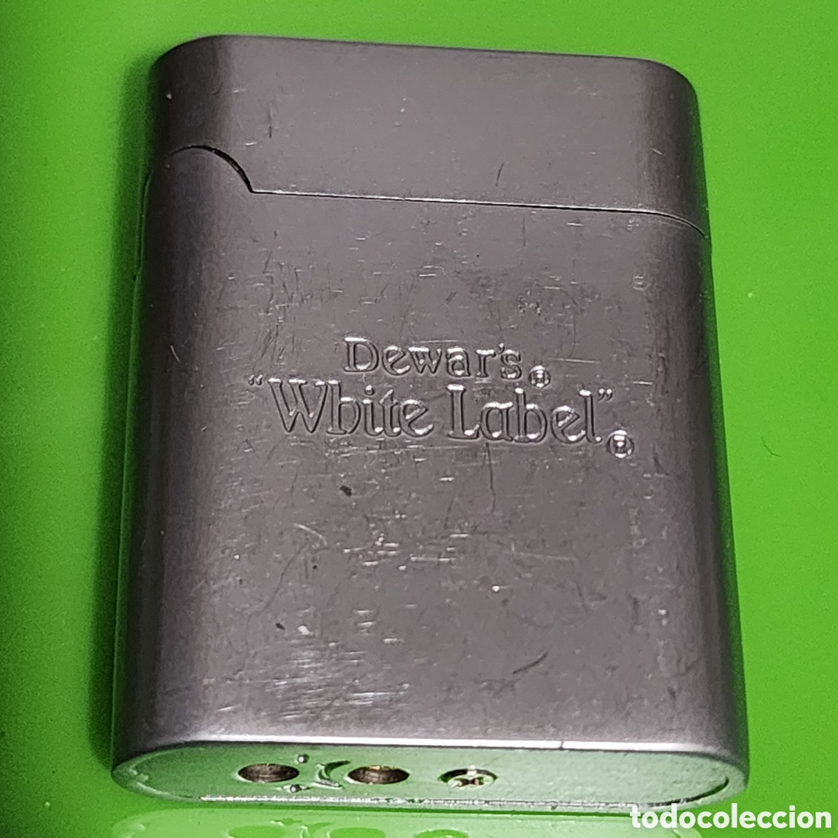 Coleccionismo: Antiguo Mechero Met&aacute;lico DEWAR'S WHITE LABEL - Encendedor de Gas Publicitario Vintage Whisky Escoc&eacute;s