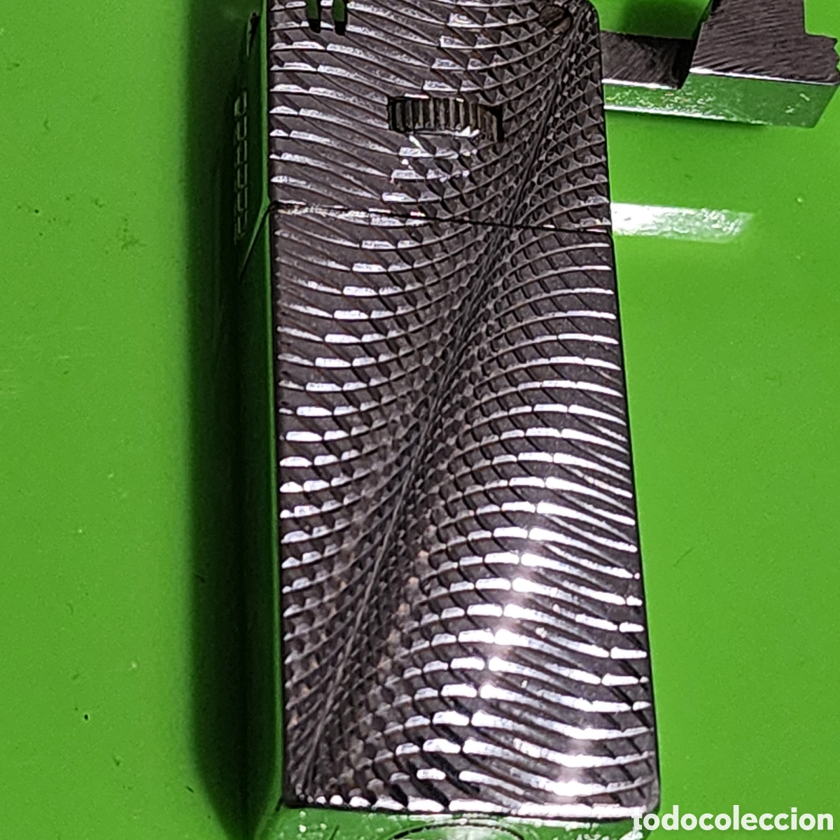 Coleccionismo: Antiguo Mechero ROBLE GAS Modelo LUNA GS - Excelente Grabado Ondas 3D - Vintage A&ntilde;os 60/70 - Colecci