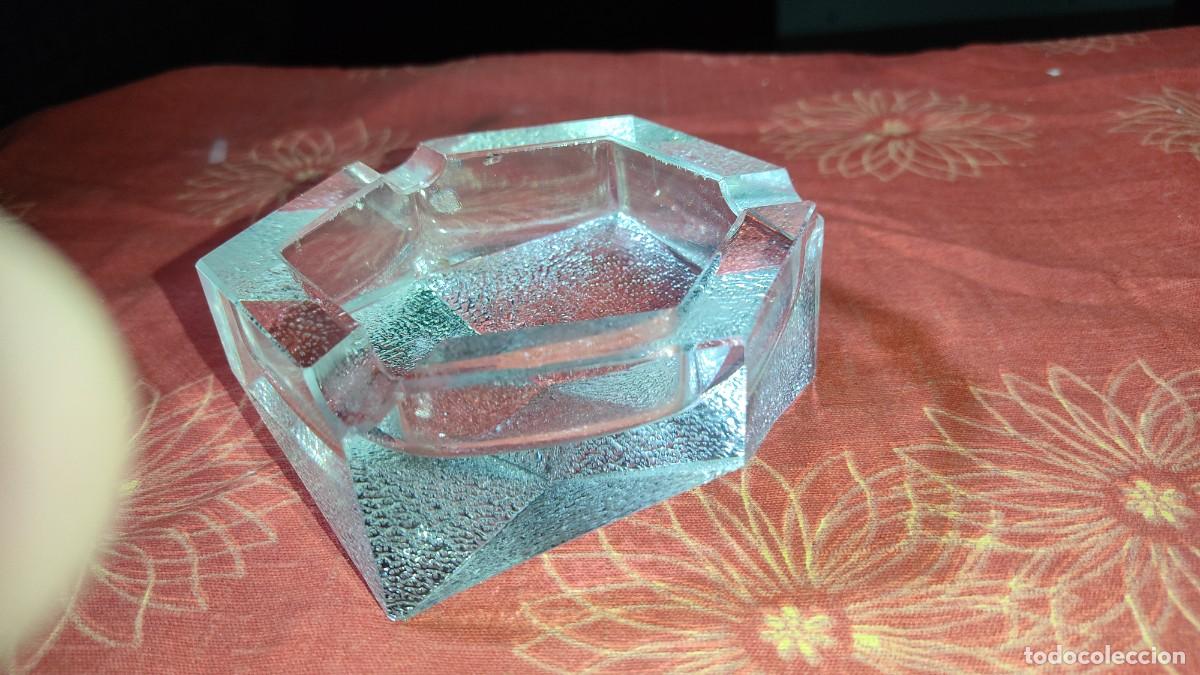 Coleccionismo: Cenicero cristal de murano exagonal & cubito de hielo,culo craqueado.Retro - Vintage.