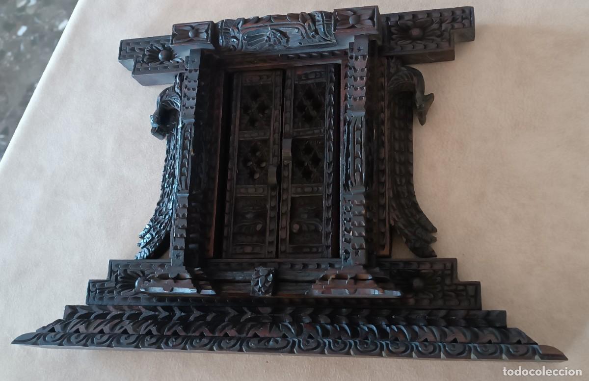 Coleccionismo: VENTANA TIBETANA TALLADA EN MADERA - Foto 4