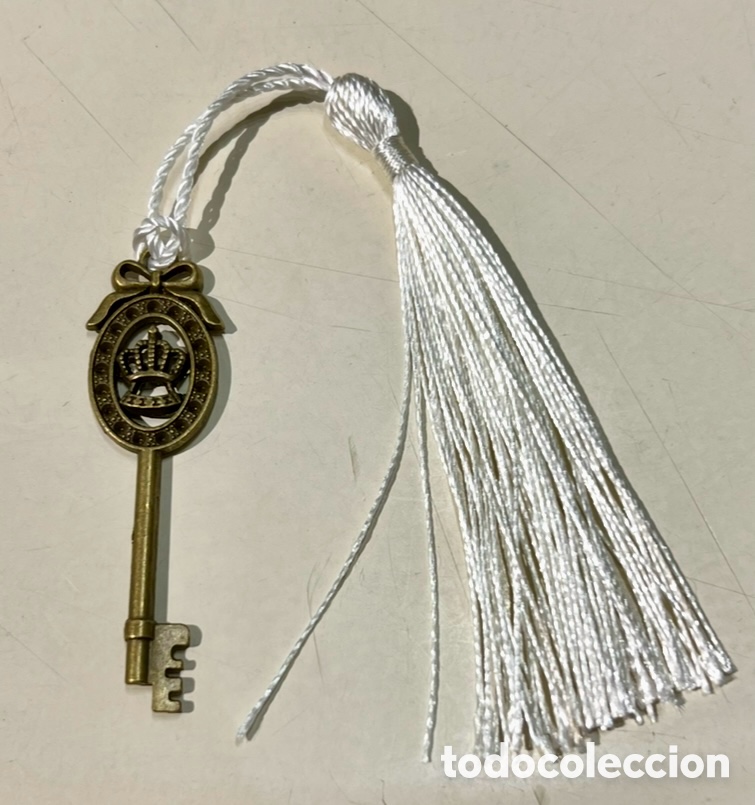 Coleccionismo: Marcapaginas. Llave de lat&oacute;n con borla.