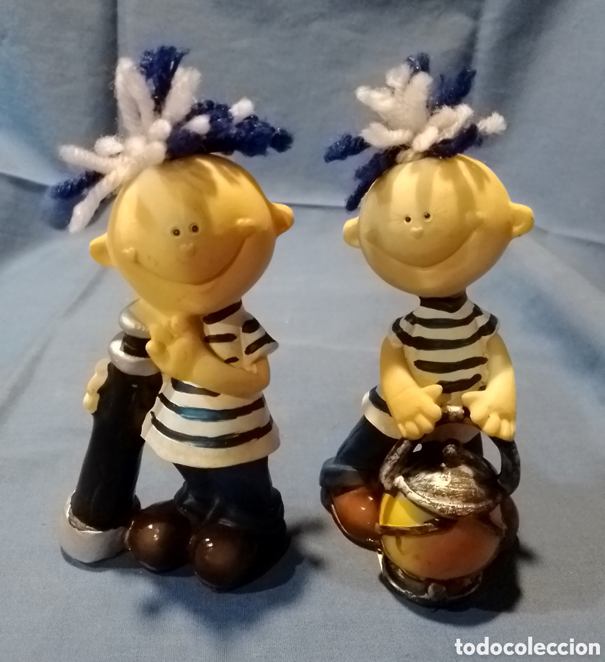 Coleccionismo: 2 figuritas de ni&ntilde;os de resina - Foto 2