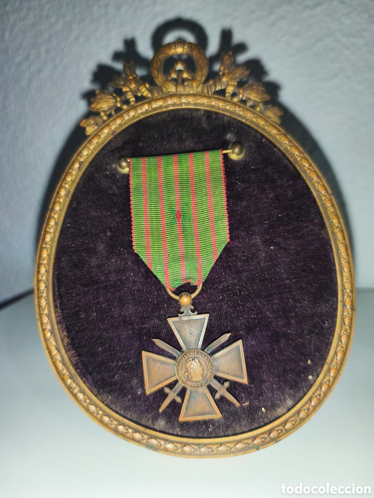 Coleccionismo: Medalla Primera Guerra Mundial con expositor