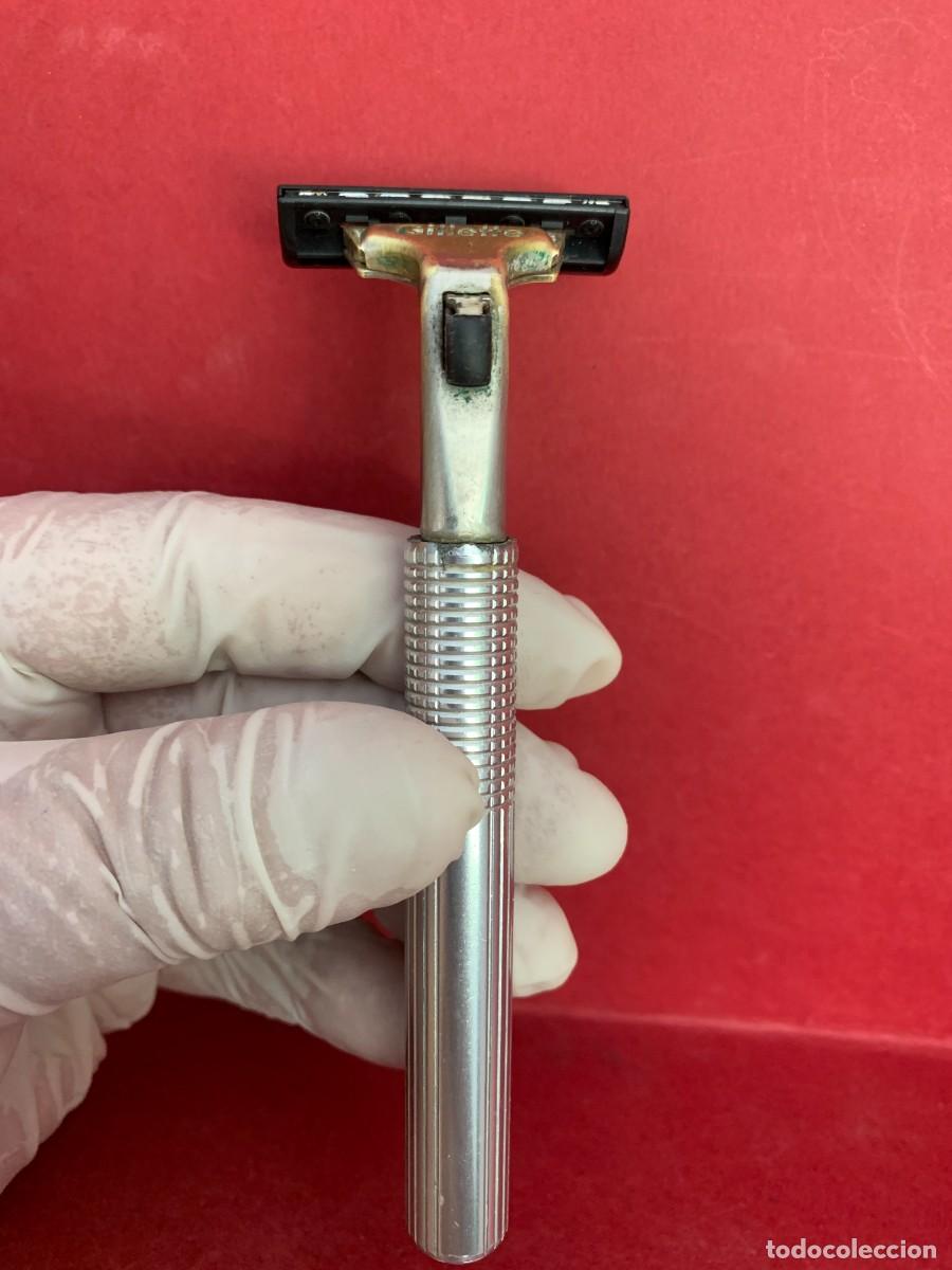 Coleccionismo: GILLETTE MAQUINILLA DE AFEITAR VINTAGE MANGO METAL