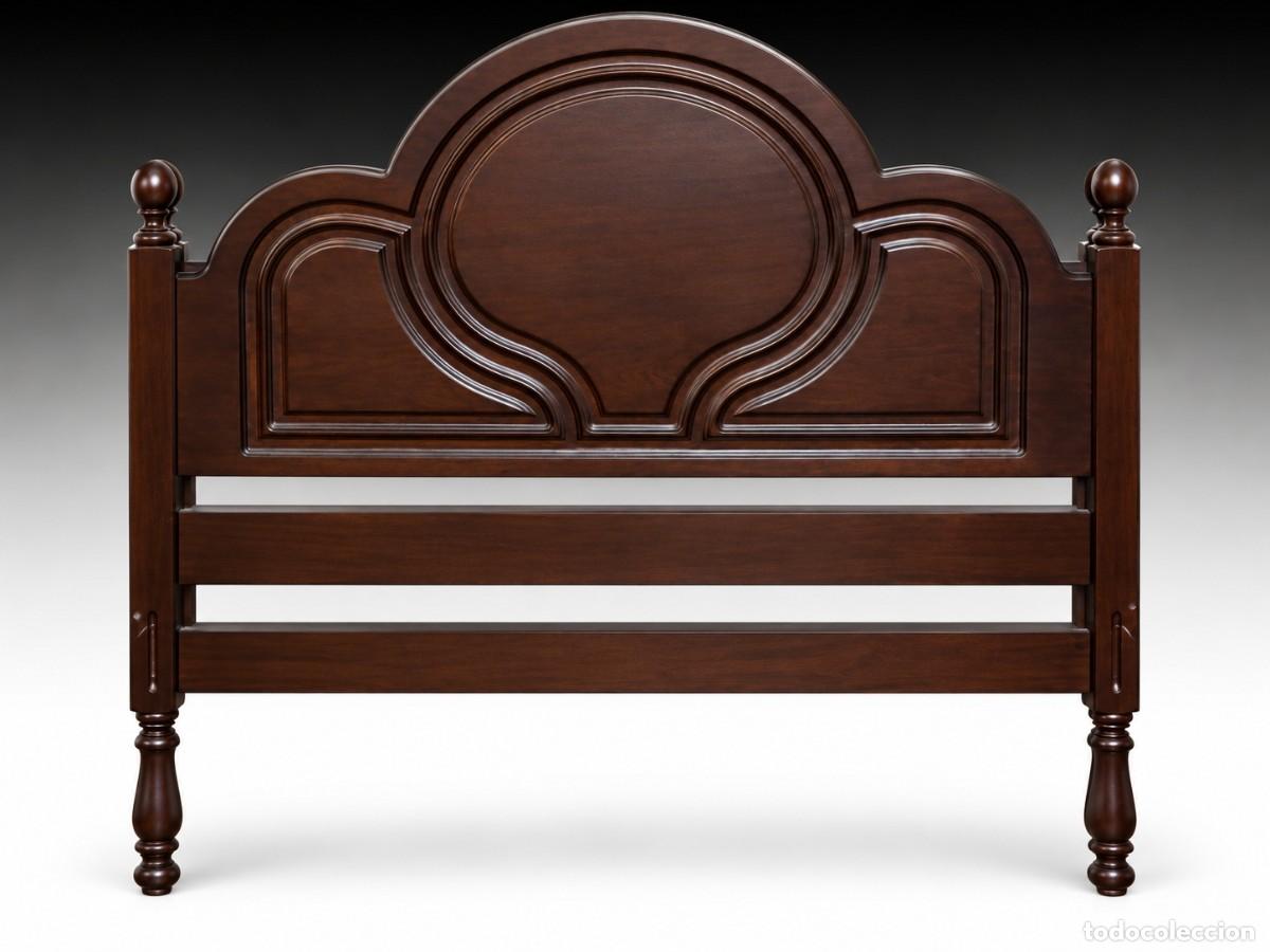 Coleccionismo: Cabecero de cama. Madera moldurada. Siglo XX.