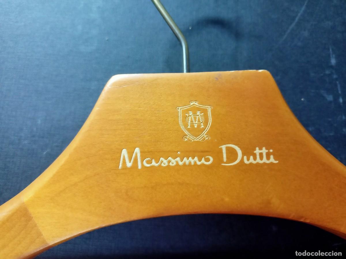 Coleccionismo: PERCHA DE MADERA &rdquo;MASSIMO DUTTI&rdquo; - Foto 2