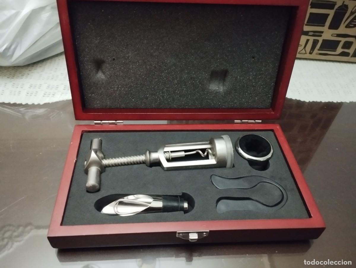 Coleccionismo: set de accesorios para vino