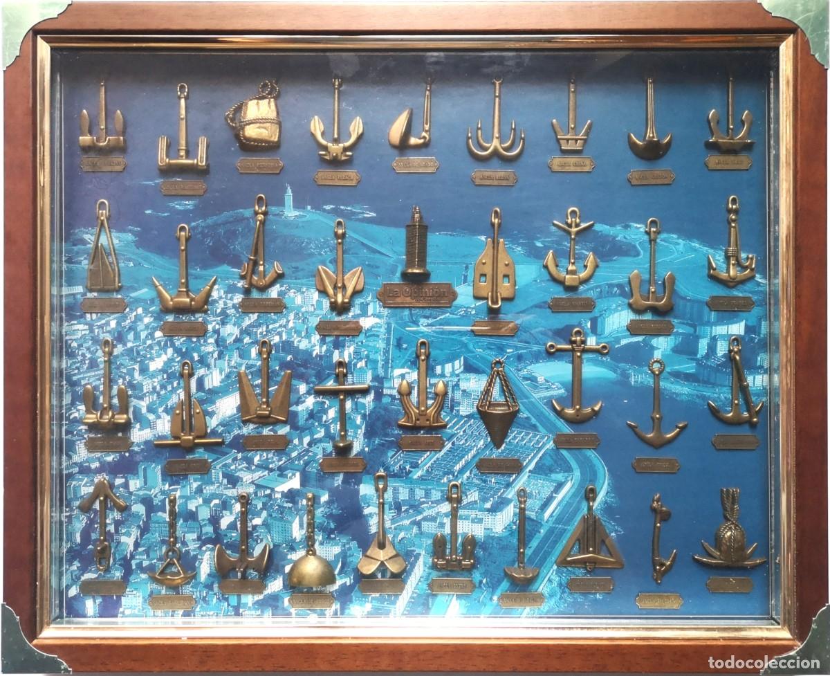 Coleccionismo: Colecci&oacute;n de 36 anclas en miniatura montadas en cuadro con cristal protector.