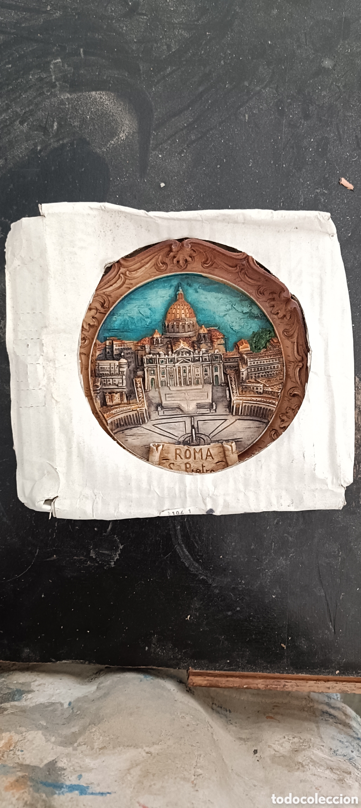 Coleccionismo: Relieve de San Pedro de Roma de fibra.