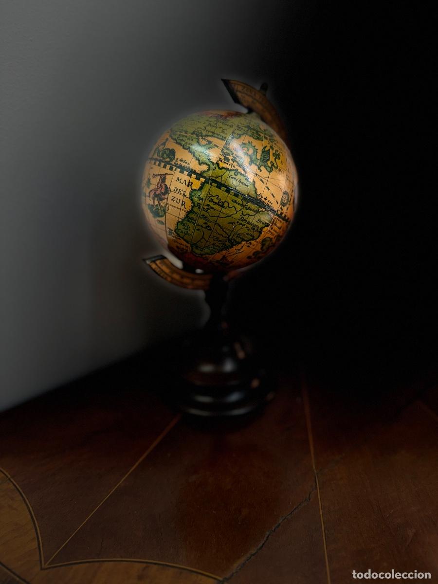 Coleccionismo: Globo terr&aacute;queo vintage - Foto 2