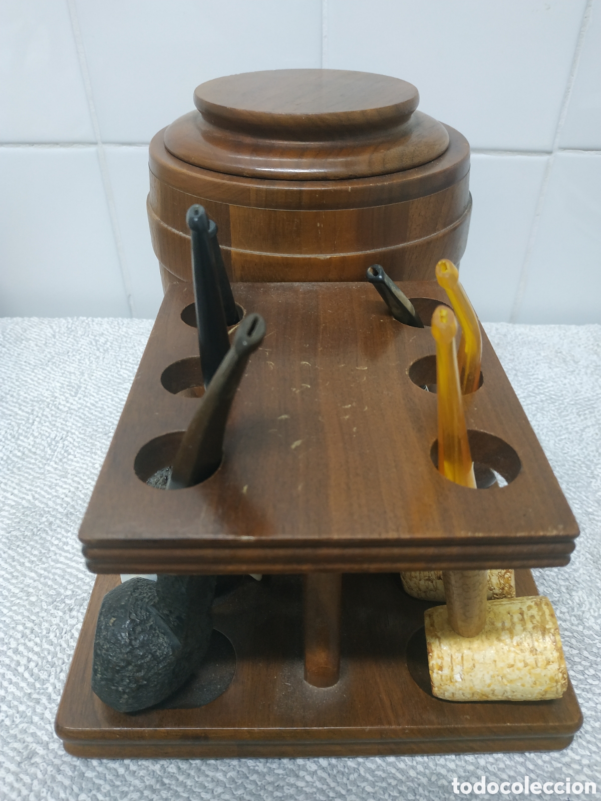Coleccionismo: Pipero y seis pipas para decorar