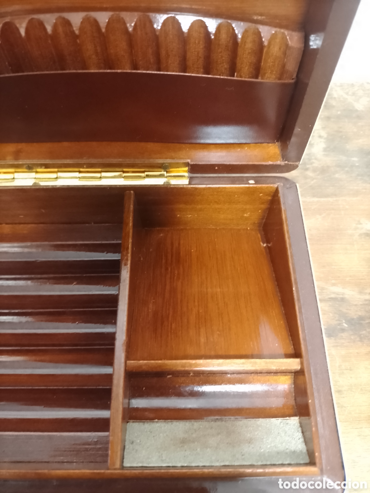 Coleccionismo: Caja cigarrera madera y piel. - Foto 8