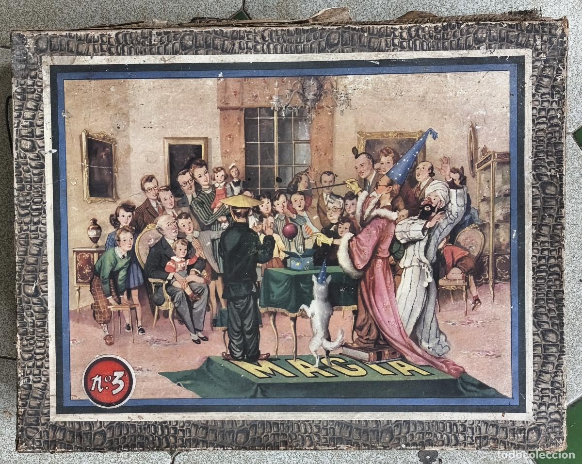 Coleccionismo: CAJA DE MADERA VAC&Iacute;A DE UN JUEGO DE MAGIA - 48 x 37 x 11 cm