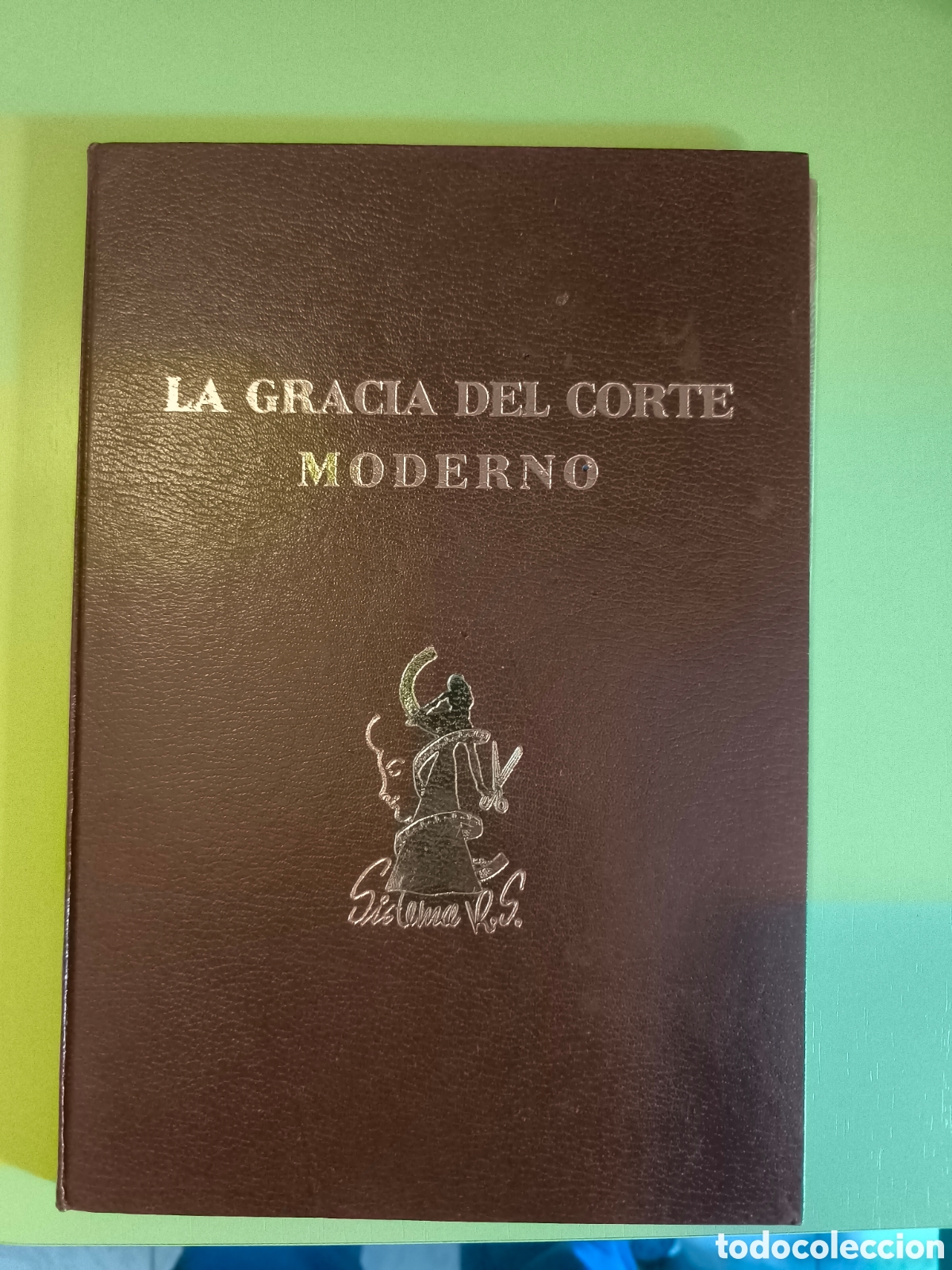 Coleccionismo: La gracia del corte moderno - Foto 1