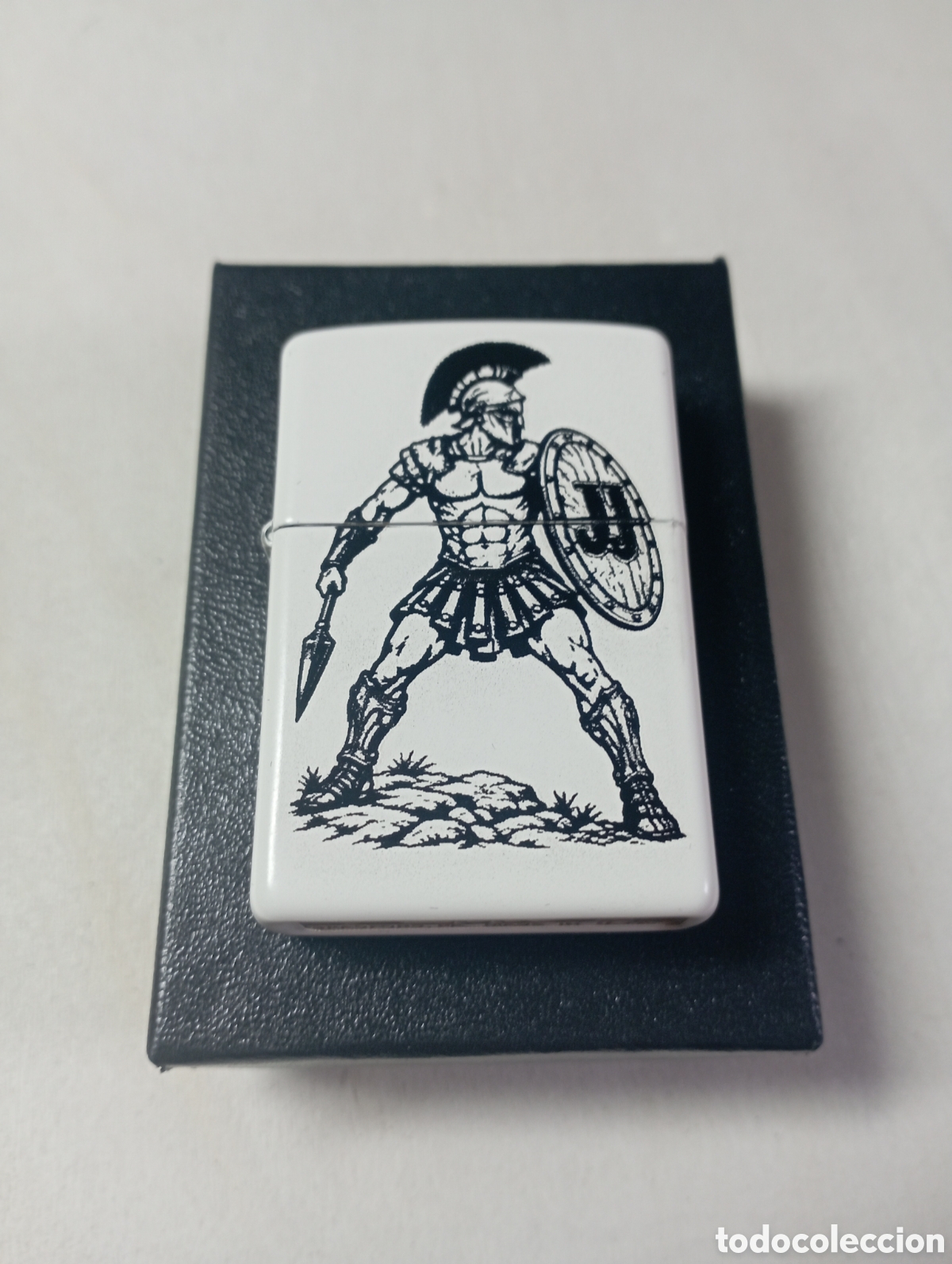 Coleccionismo: Zippo SPARTANO - Completamente nuevo - - Foto 2