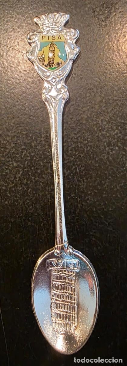 Coleccionismo: Cucharilla souvenir vintage Pisa Italia &ndash; Torre Inclinada esmaltada y en relieve &ndash; 12 cm