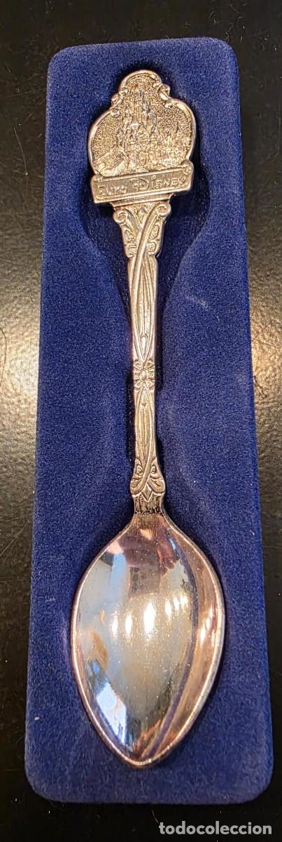 Coleccionismo: Cucharilla Vintage Disneyland Walt Disney Productions &ndash; Castillo de la Bella Durmiente &ndash; 13 cm
