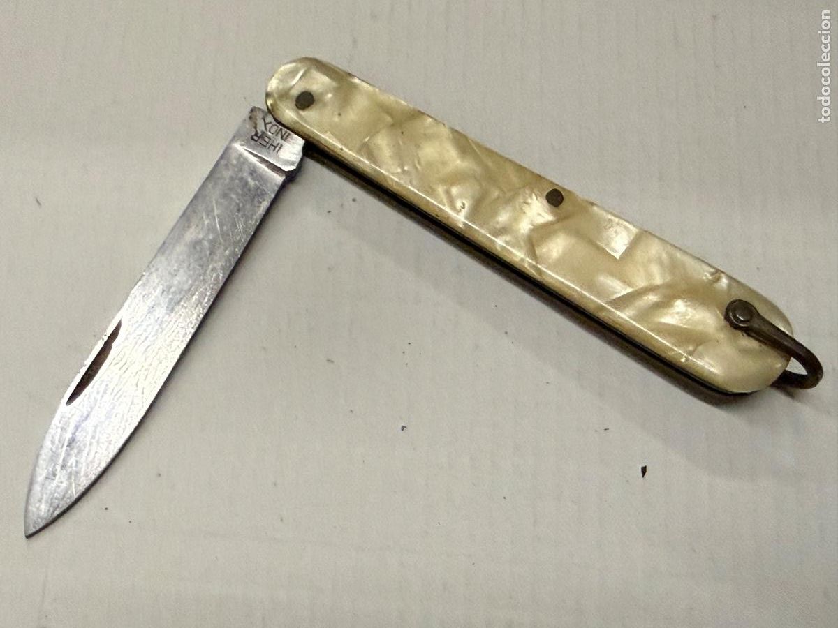Coleccionismo: Navaha IHER. Abierta mide 17cms en total. La hoja unos 7cms. Plegada 9,5cms