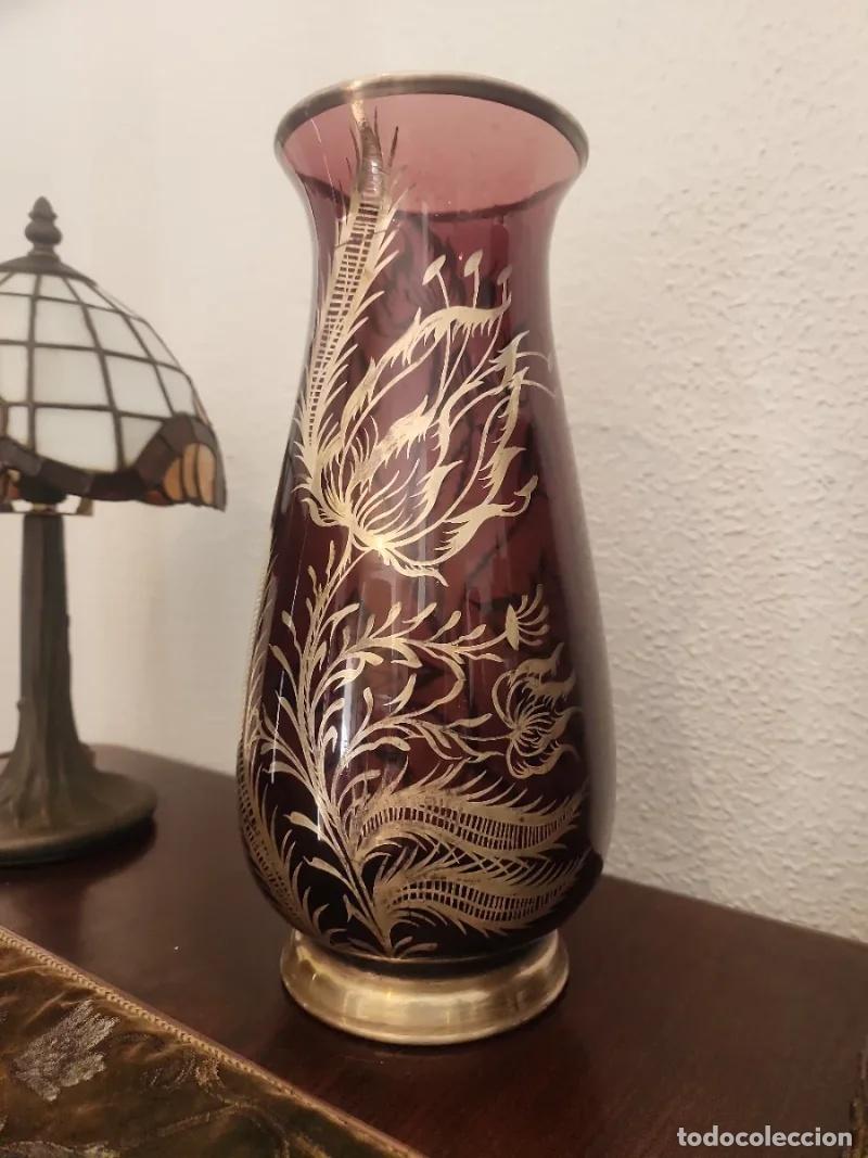 Coleccionismo: Jarr&oacute;n de Cristal Morado con Detalles en Plata