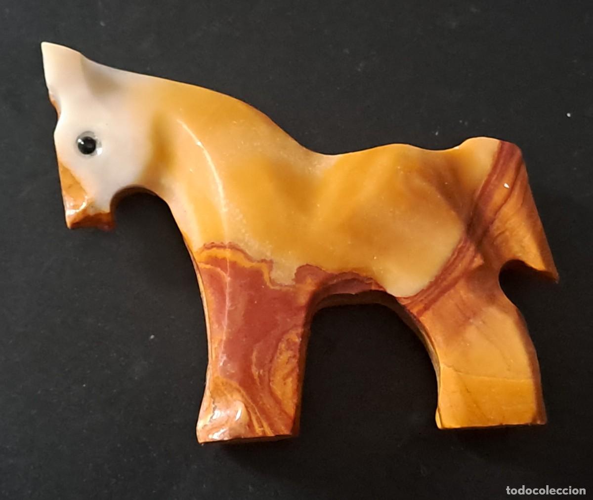 Coleccionismo: PEQUE&Ntilde;A FIGURA DE ONIX CON FORMA DE CABALLO ( 7 cm)