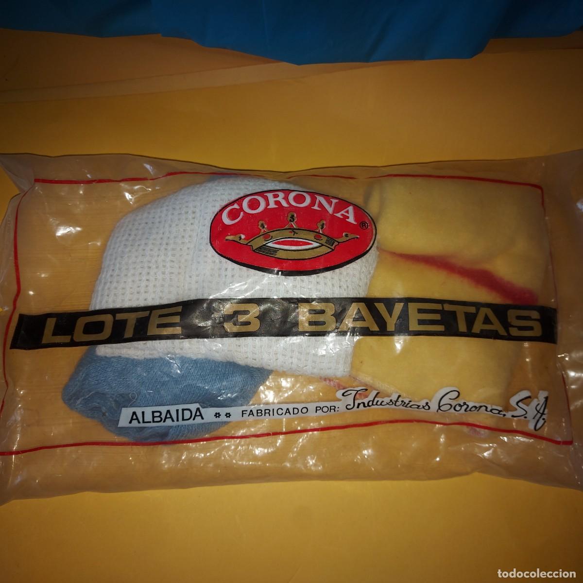 Coleccionismo: ANTIGUA BOLSA CON BAYETAS MARCA CORONA