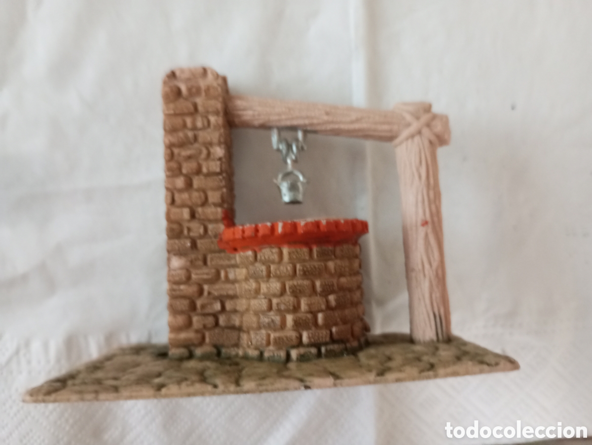 Coleccionismo: Figura de bel&eacute;n pozo con polea mide 8 cms - Foto 1