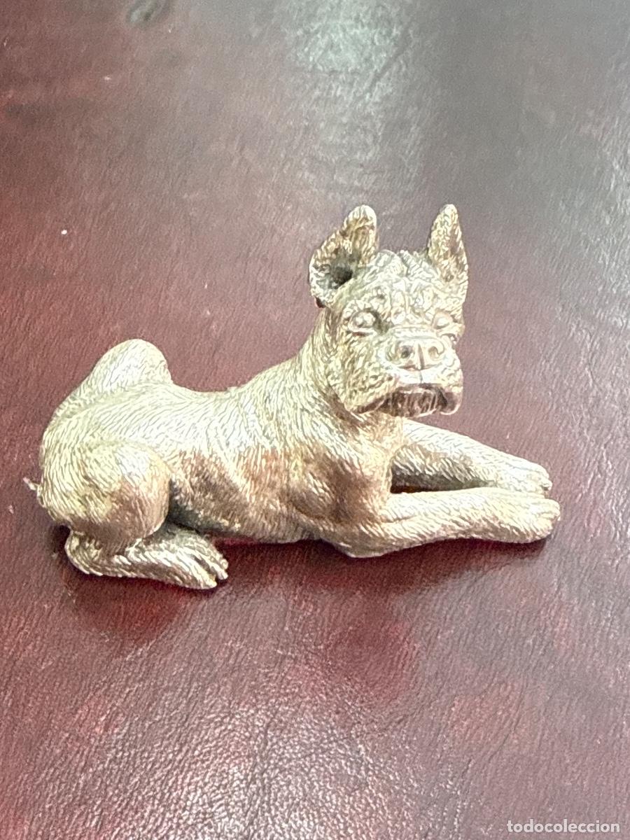 Colecionismo: Louis Taylor Miniatura de Perro en metal plateado con marcas en la base